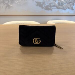 2018 Gucci Marmont Velvet pouch on chain